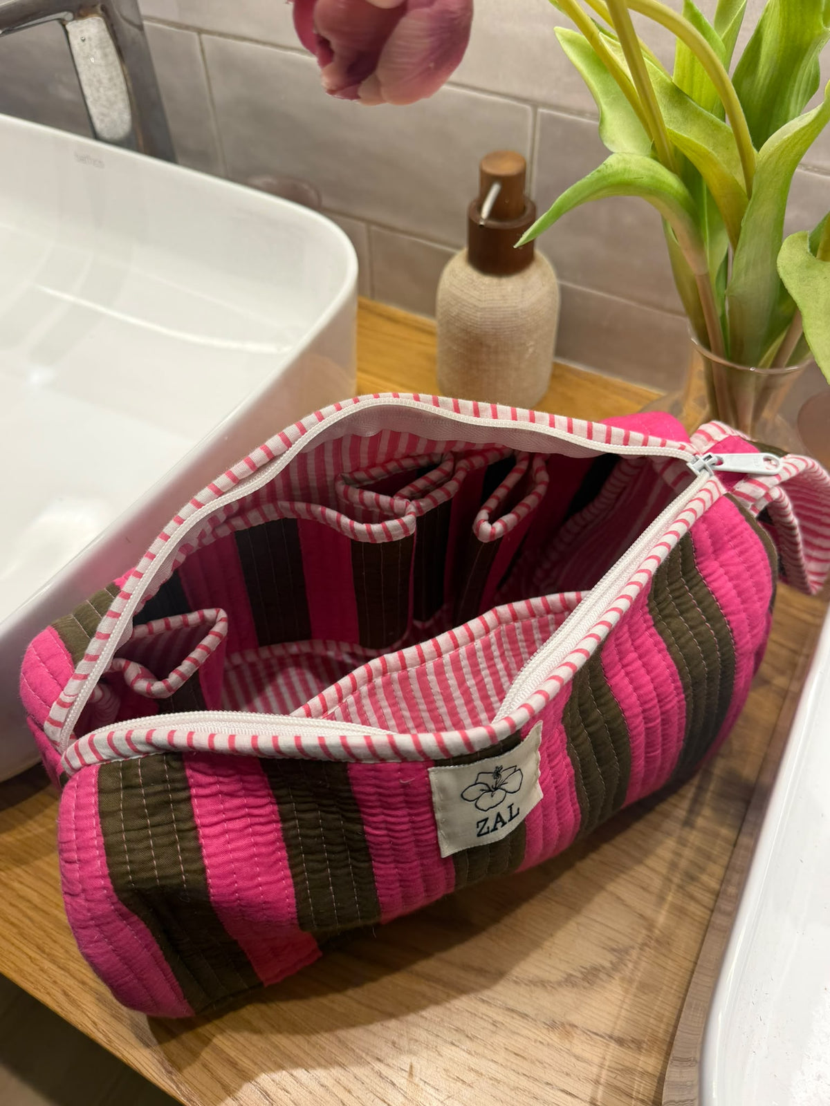 Dyson Bag - Raspberry Choco