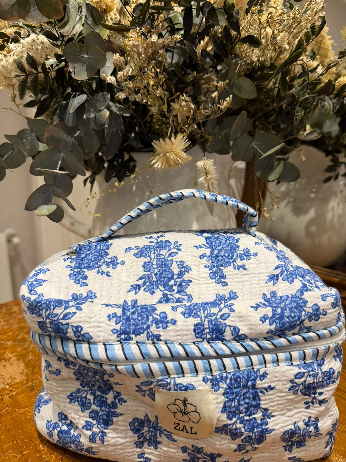 Neceser XL - Blanco y Azul Floral